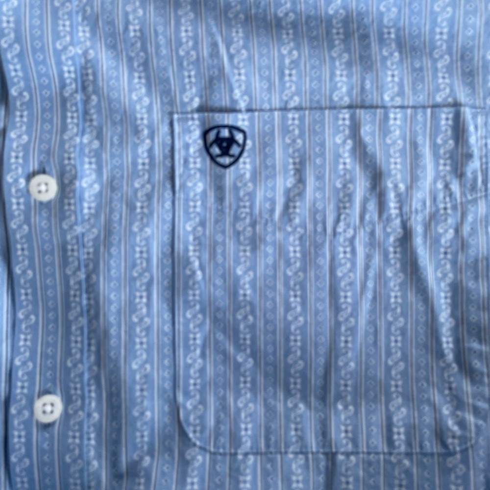 Ariat Light Blue Patterned Button Down Shirt Men’… - image 3